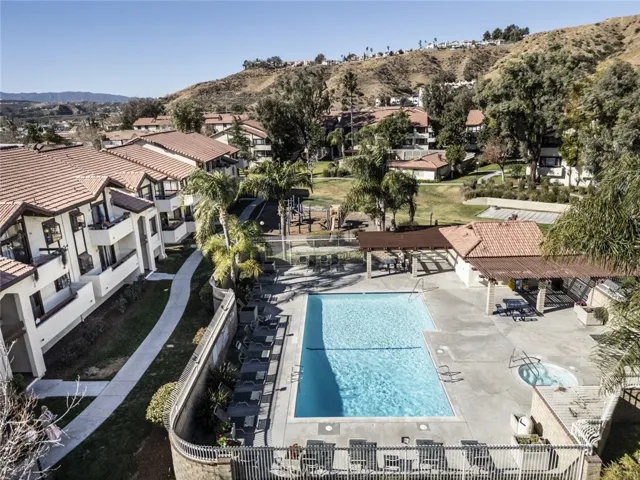 18053 Sundowner Way 627, Canyon Country, California 91387
