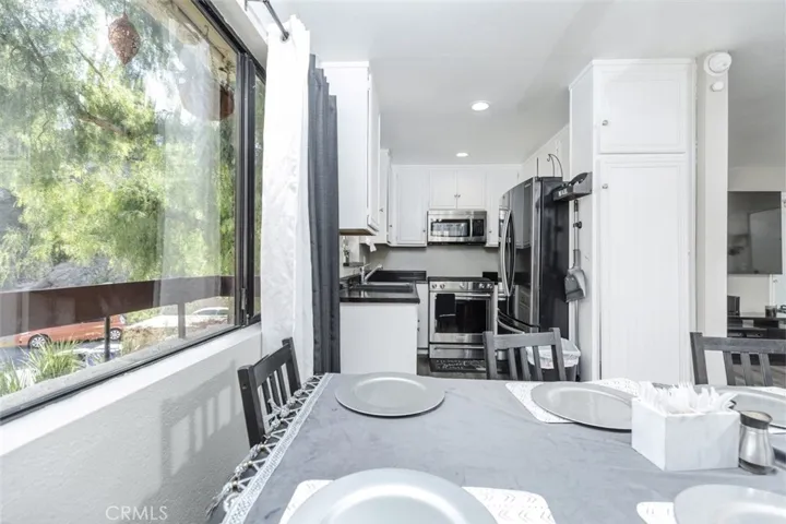 18053 Sundowner Way 627, Canyon Country, California 91387
