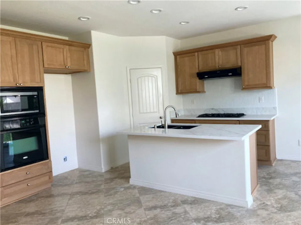 30272 Tattersail Way, Menifee, California 92584 home-pic-8