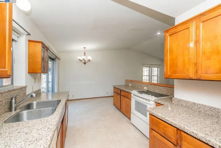 33 Kelso Ave, Weaverville, California 96093