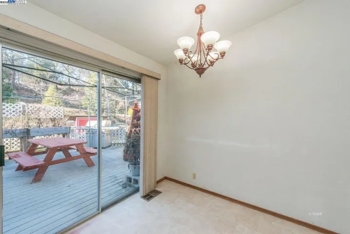33 Kelso Ave, Weaverville, California 96093