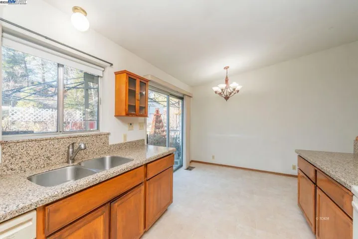 33 Kelso Ave, Weaverville, California 96093