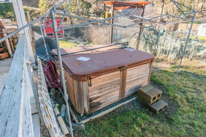 33 Kelso Ave, Weaverville, California 96093