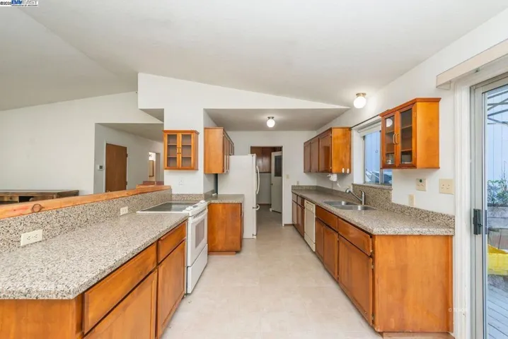 33 Kelso Ave, Weaverville, California 96093