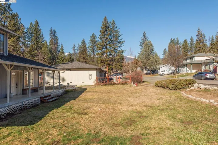 33 Kelso Ave, Weaverville, California 96093