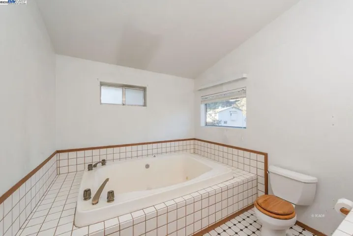 33 Kelso Ave, Weaverville, California 96093