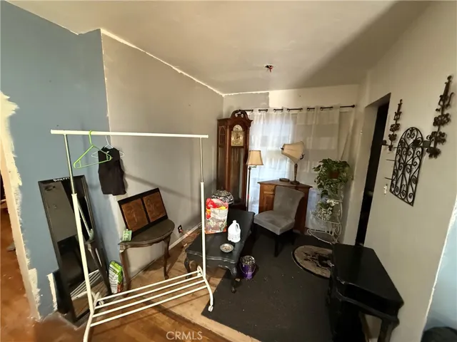 dining area (with entrance to backyard)