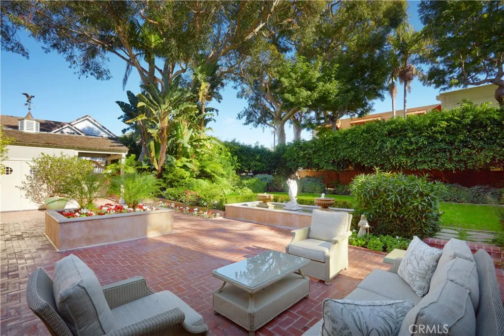 20 Harbor Is, Newport Beach, California 92660 home-pic-16