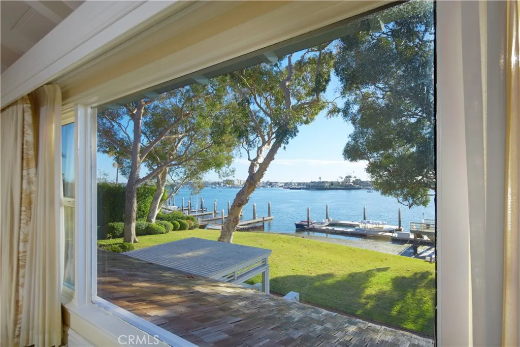 20 Harbor Is, Newport Beach, California 92660 home-pic-12