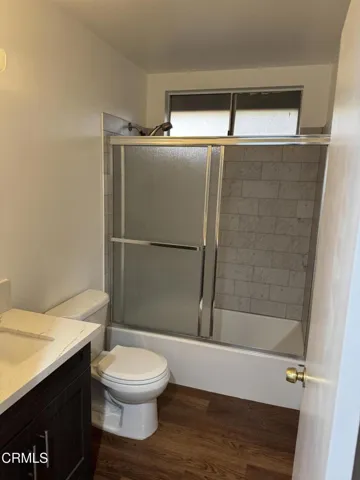 5117 jefferson sq bathroom
