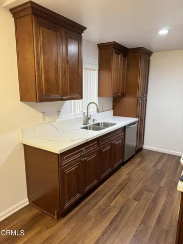 5117 jefferson sq kitchen sink