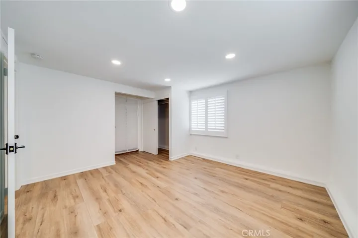 Large lower level bedroom - Bed 4