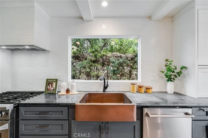 Copper farmhouse sink