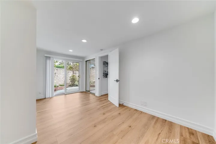 Large lower level bedroom - Bedroom 3