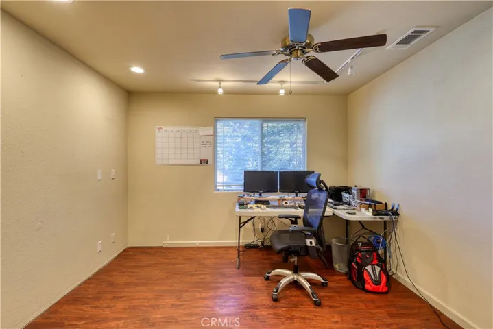 Bedroom 3/office
