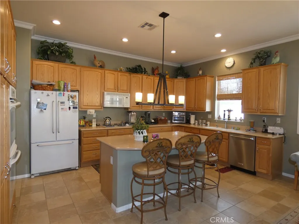 1776 Desert Almond Way, Beaumont, California 92223 home-pic-16