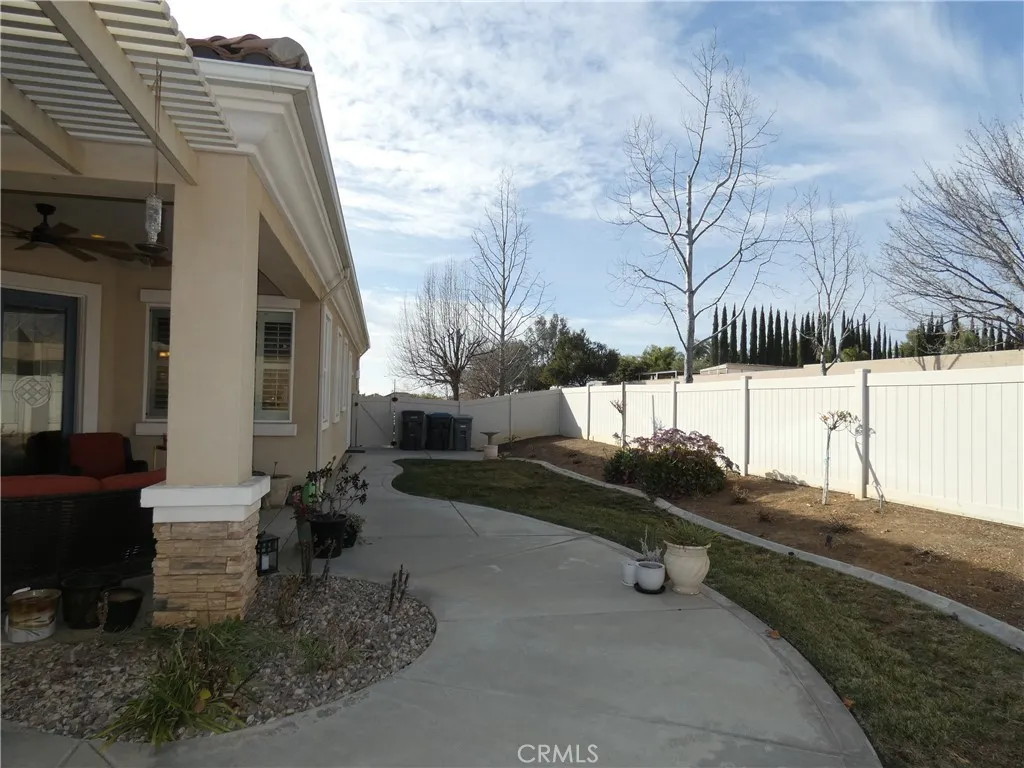 1776 Desert Almond Way, Beaumont, California 92223 home-pic-34