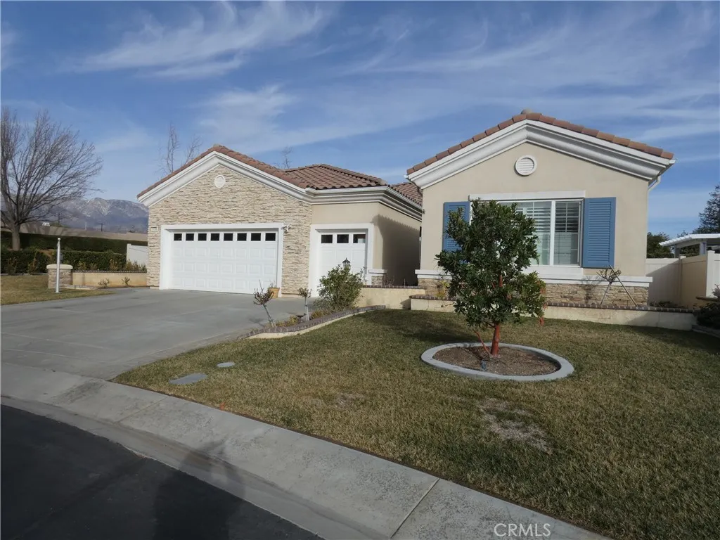 1776 Desert Almond Way, Beaumont, California 92223 home-pic-4