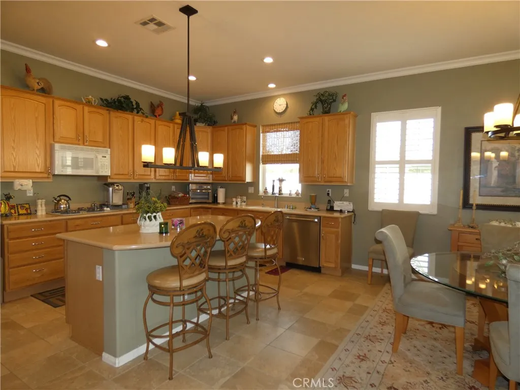 1776 Desert Almond Way, Beaumont, California 92223 home-pic-14