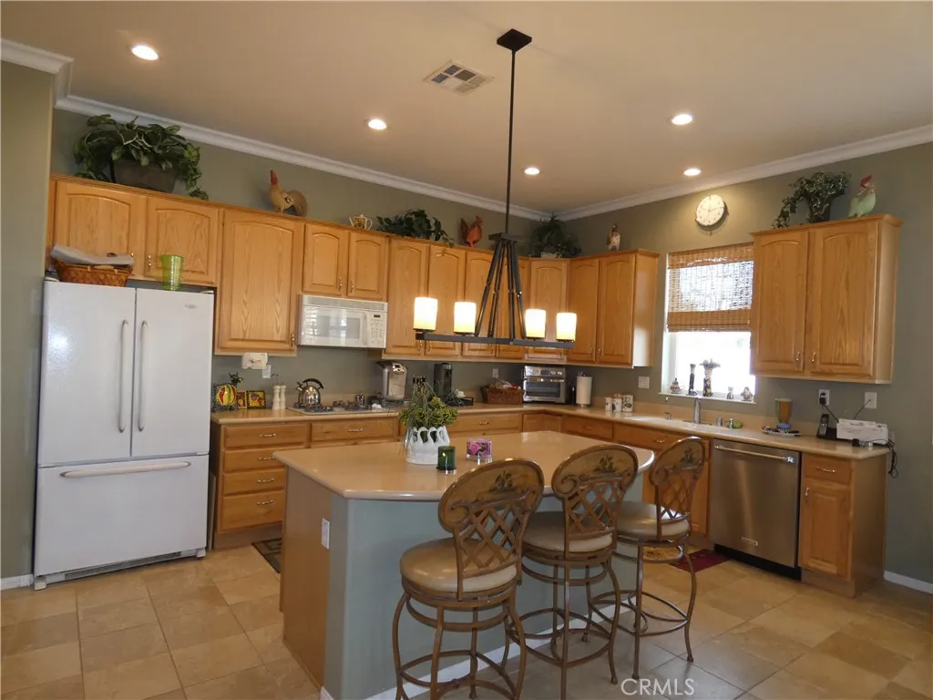 1776 Desert Almond Way, Beaumont, California 92223 home-pic-18