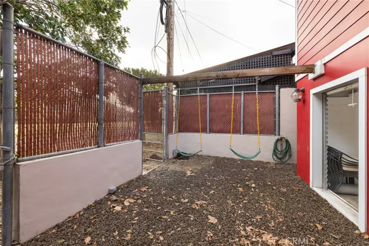 2014 W Riverside Drive, Burbank, California 91506