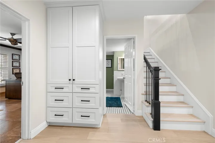 2014 W Riverside Drive, Burbank, California 91506