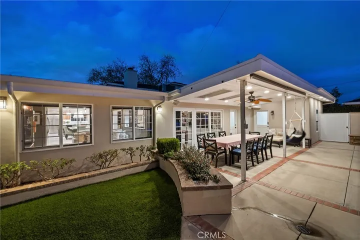 2014 W Riverside Drive, Burbank, California 91506