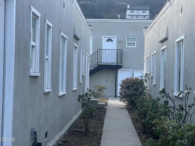 1416 .5 Carriage house