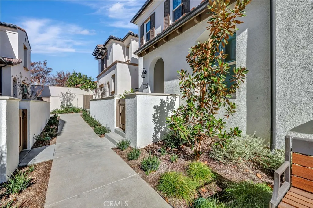 115 Fayette Court, Claremont, California 91711 home-pic-2