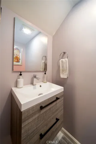 11744 Moorpark Street F, Studio City, California 91604