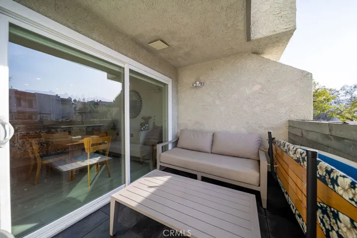 11744 Moorpark Street F, Studio City, California 91604