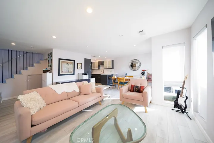 11744 Moorpark Street F, Studio City, California 91604