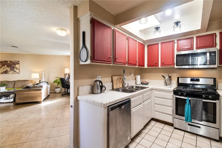 1058 Occidental Circle, Redlands, California 92374