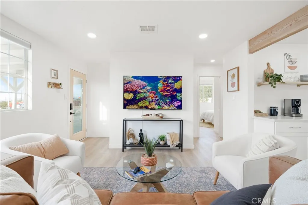 62046 Mountain View Circle, Joshua Tree, California 92252 home-pic-3