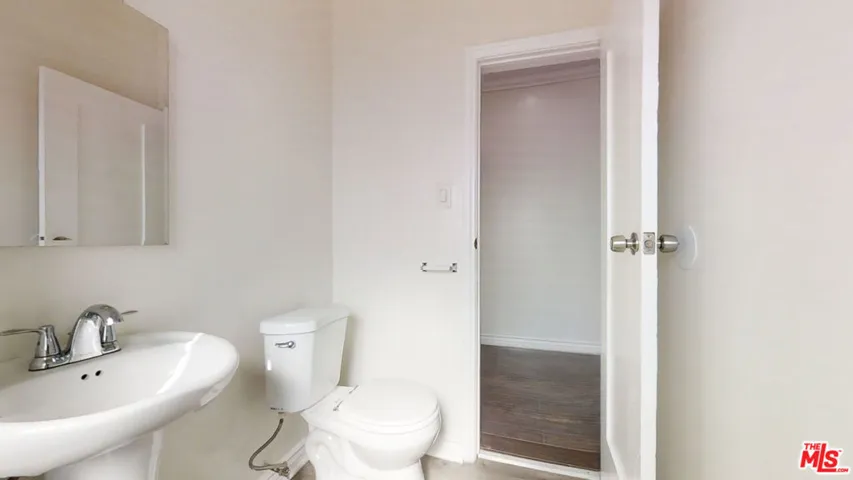738 New Hampshire Avenue 110, Los Angeles, California 90005