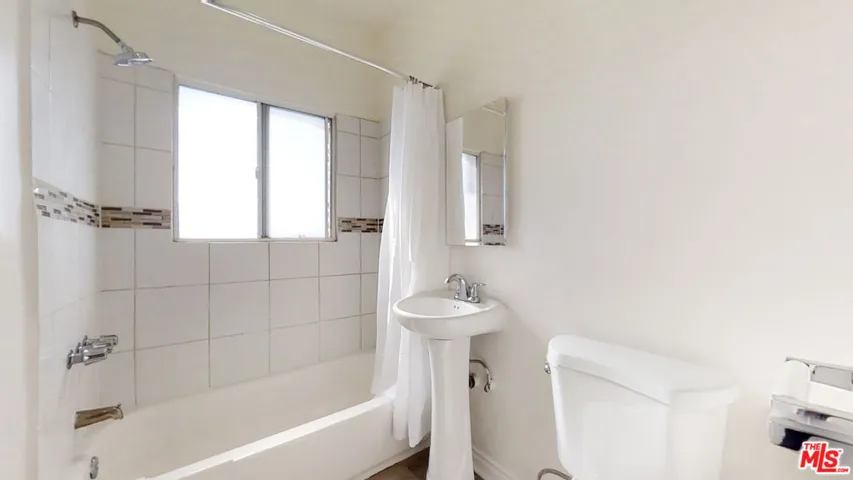 738 New Hampshire Avenue 110, Los Angeles, California 90005
