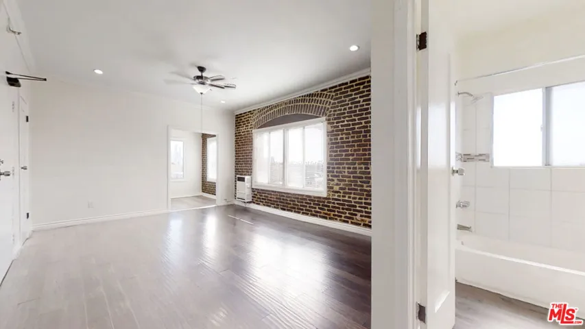 738 New Hampshire Avenue 110, Los Angeles, California 90005