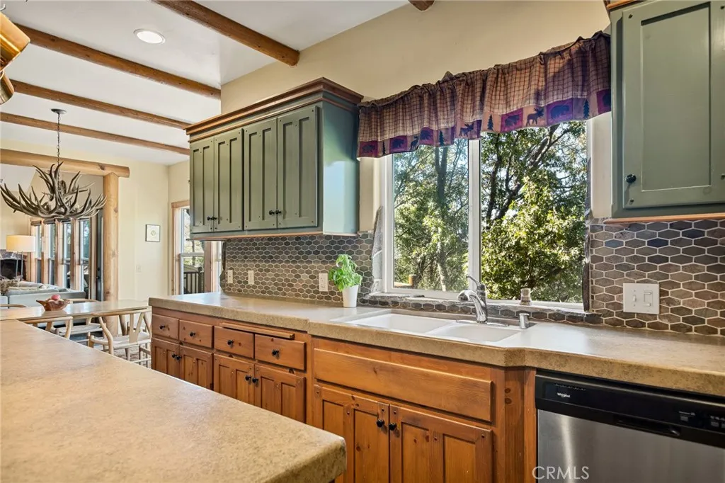 1466 Sequoia Drive, Lake Arrowhead, California 92352 home-pic-6