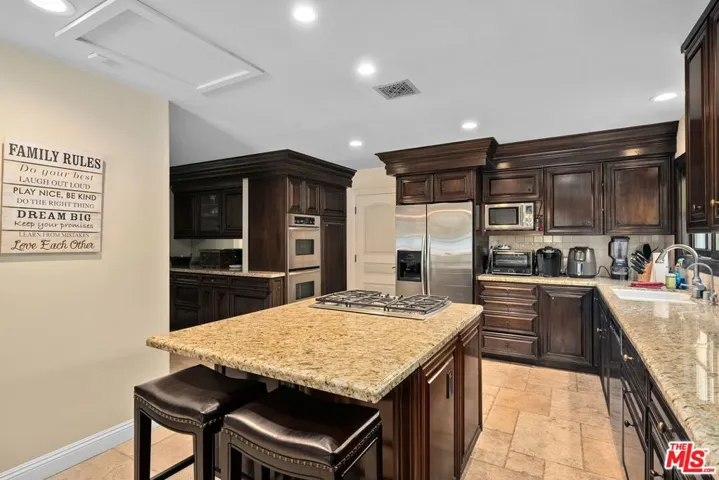 1618 Stradella Road, Los Angeles, California 90077