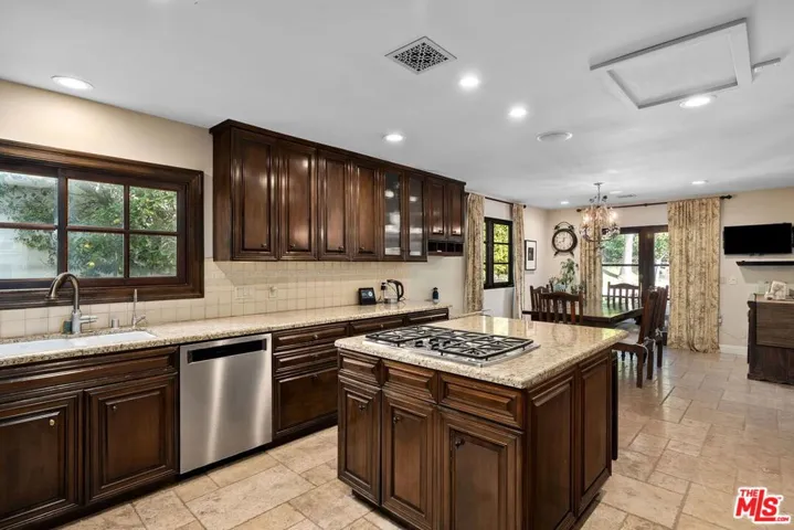 1618 Stradella Road, Los Angeles, California 90077