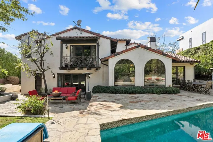 1618 Stradella Road, Los Angeles, California 90077