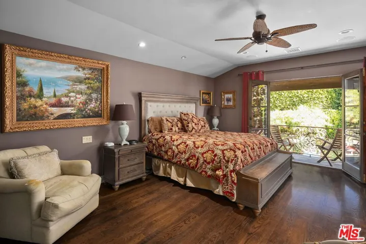 1618 Stradella Road, Los Angeles, California 90077