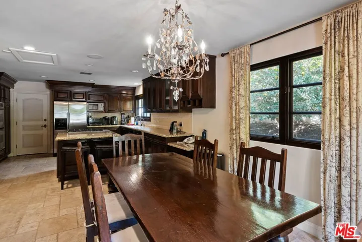 1618 Stradella Road, Los Angeles, California 90077