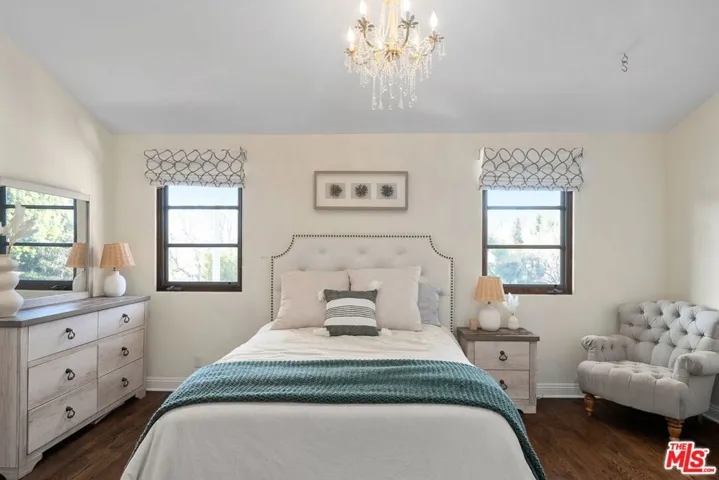 1618 Stradella Road, Los Angeles, California 90077