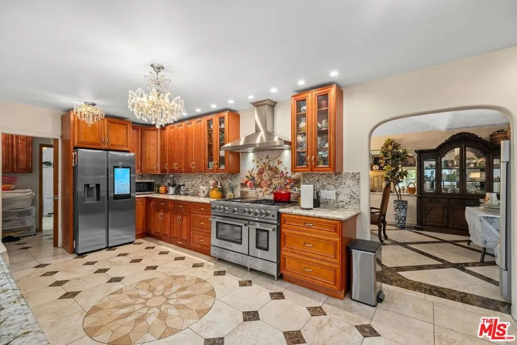 1538 N Crescent Heights Boulevard, West Hollywood, California 90046 home-pic-6