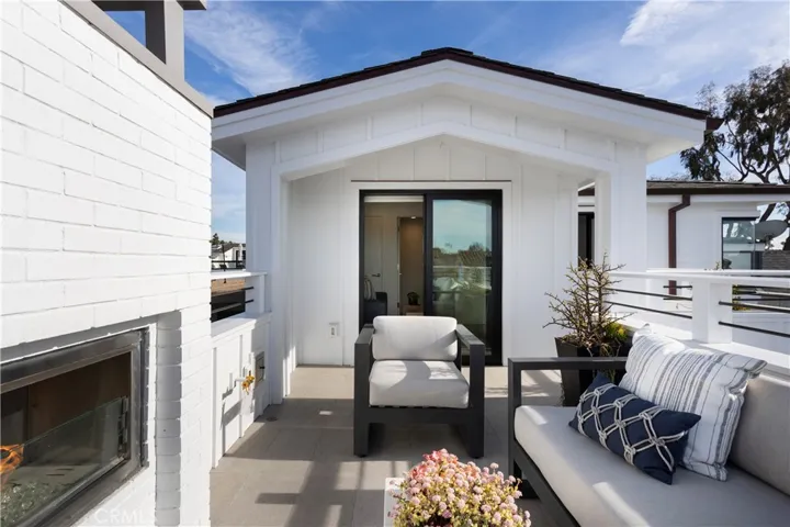 502 Begonia Avenue, Corona Del Mar, California 92625