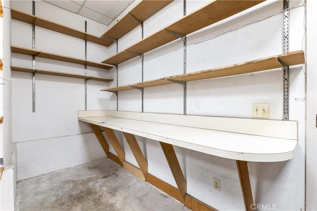 More delivery area storage
