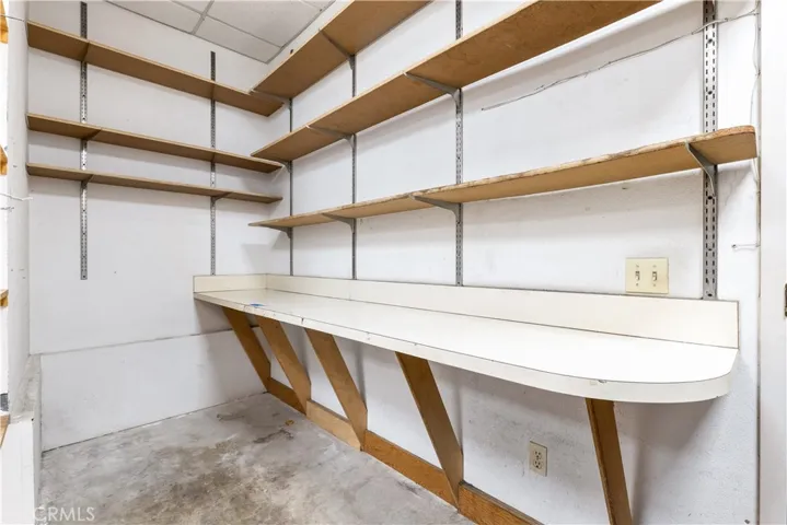 More delivery area storage