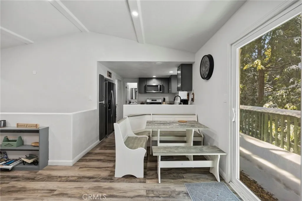 24082 Altdorf Drive, Crestline, California 92325 home-pic-8