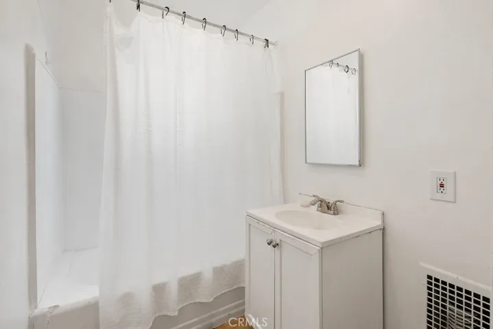 4479 W 61st Street, Windsor Hills, California 90043